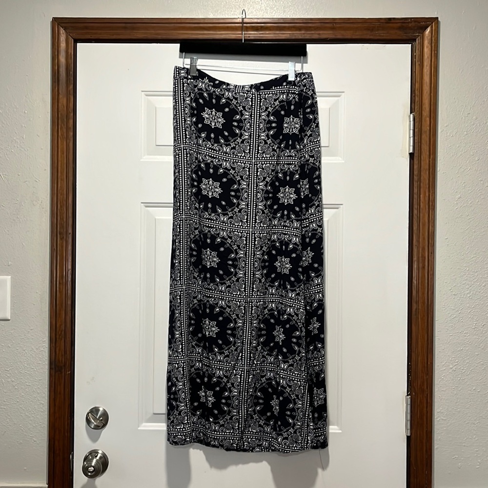 Kiss & Cry Navy & White LARGE Maxi Skirt Handkerchief style Pattern July fourth
